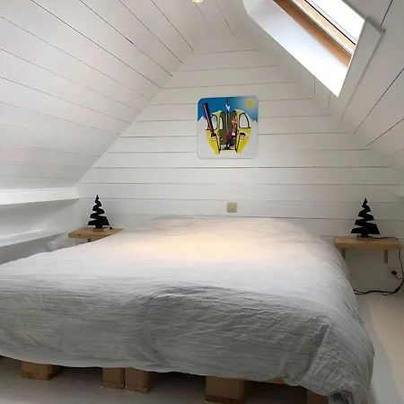 2 Bedrooms With View And Enclosed Garden At *