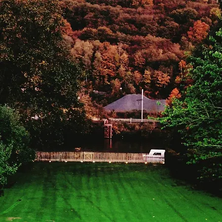 2 Bedrooms With View And Enclosed Garden At Apartment *